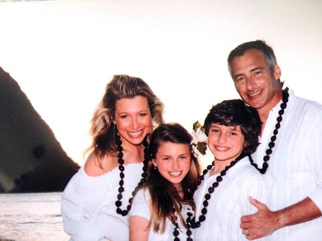 Is Stefani Schaefer Married To Mike Fratello